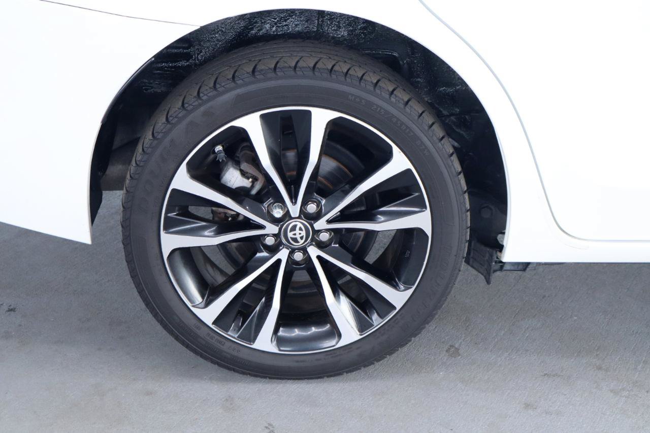 Used 2018 Toyota Corolla SE FWD image 5