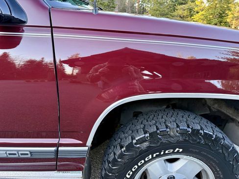 Used 1994 Chevrolet Suburban 4WD image 21