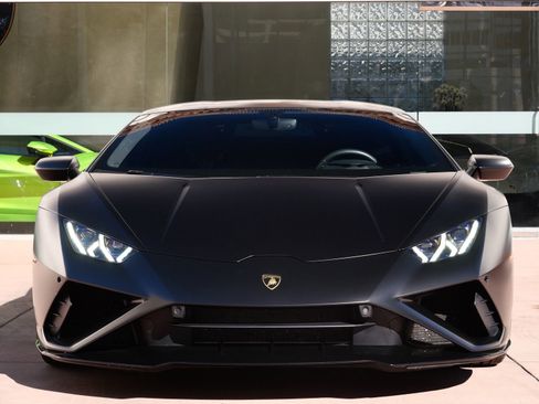 Used 2020 Lamborghini Huracan EVO image 5