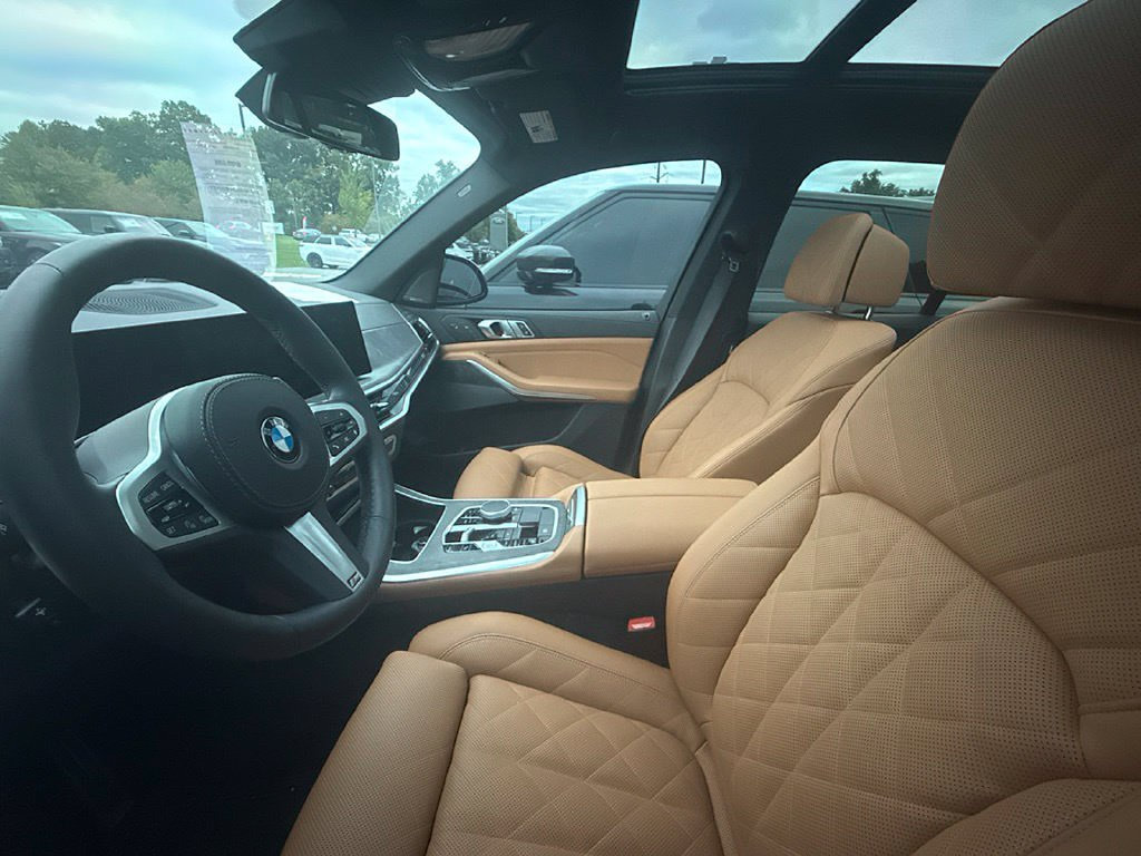 Used 2026 BMW X5 xDrive40i AWD/4WD image 4