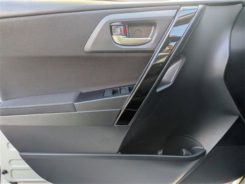 Used 2018 Toyota Corolla iM image 22