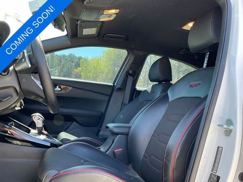 Used 2022 Kia Forte GT image 2