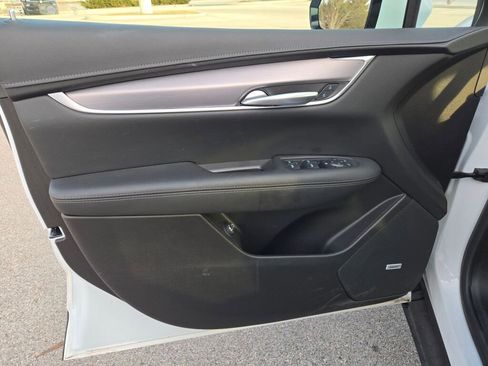 New 2025 Cadillac XT5 Luxury image 21