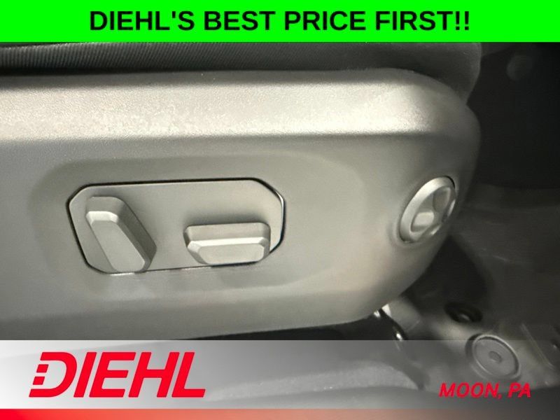 New 2026 Jeep Gladiator Rubicon w/ Steel Power Dome Hood Package AWD/4WD image 14