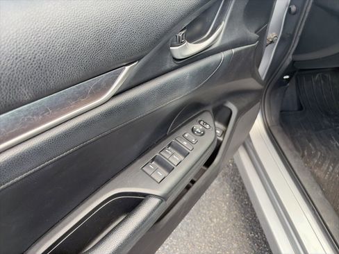 Used 2017 Honda Civic EX-L image 11