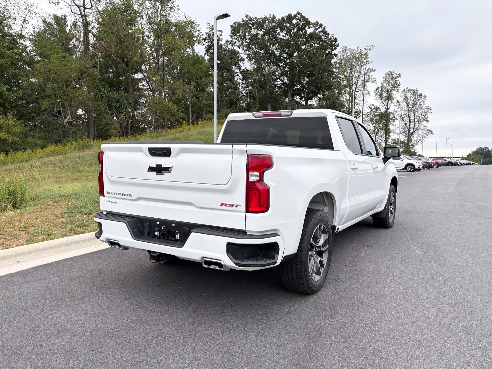 Used 2024 Chevrolet Silverado 1500 RST w/ Z71 Off-Road Package AWD/4WD image 9