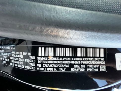 Used 2023 Alfa Romeo Stelvio Estrema image 14