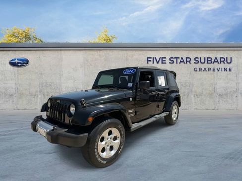 Used 2014 Jeep Wrangler Unlimited Sahara w/ Connectivity Group AWD/4WD image 4