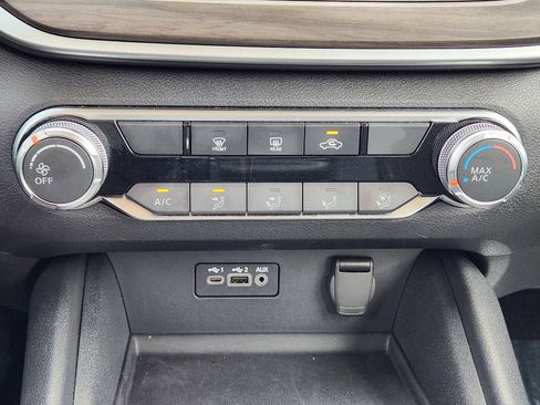 Used 2025 Nissan Altima 2.5 SV image 19