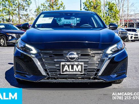 Used 2024 Nissan Altima 2.5 SV image 10