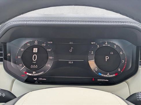 New 2025 Land Rover Range Rover SE image 11