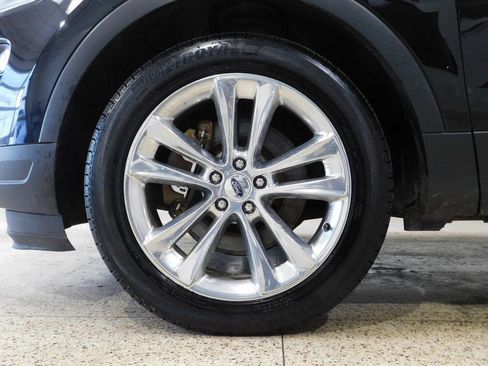 Used 2019 Ford Explorer XLT w/ XLT Desert Copper Package image 23