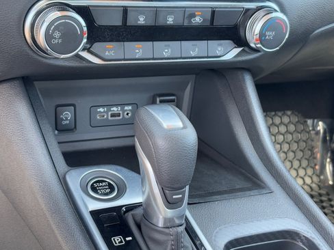 Used 2025 Nissan Sentra SV image 24