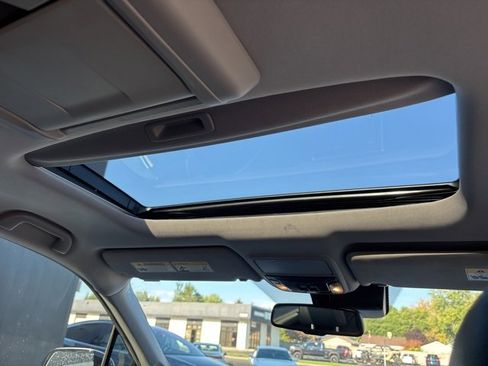 Used 2018 Honda Pilot Elite image 19