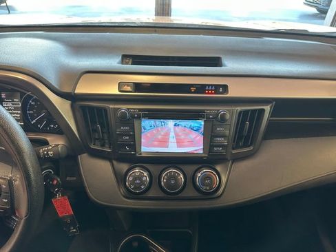 Used 2018 Toyota RAV4 LE w/ Carpet Mat Package FWD image 23