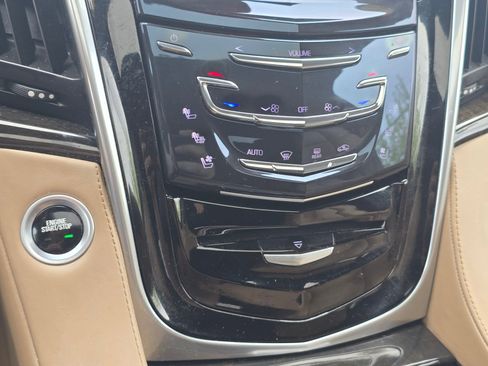 Used 2020 Cadillac Escalade Platinum AWD/4WD image 29