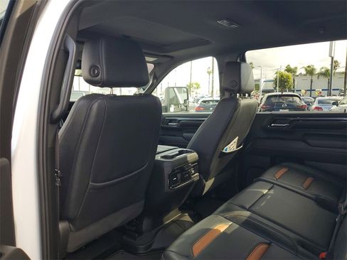 Used 2024 GMC Sierra 2500 AT4 w/ AT4 Premium Plus Package image 12