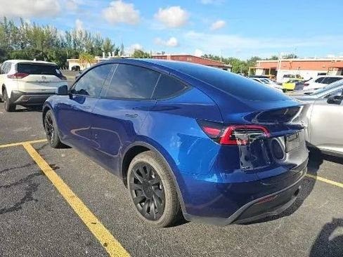Used 2022 Tesla Model Y Long Range AWD/4WD image 4