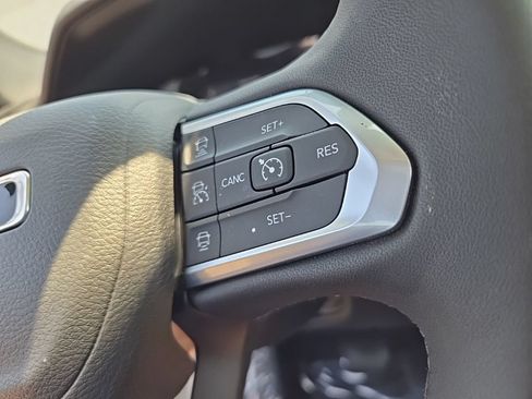 Certified 2025 Jeep Compass Limited w/ Sun & Sound Group AWD/4WD image 20