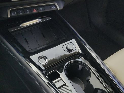 New 2026 Audi Q3 quattro 2.0T AWD/4WD image 14