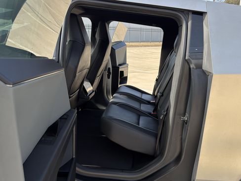 Used 2025 Tesla Cybertruck AWD Crew Cab image 24