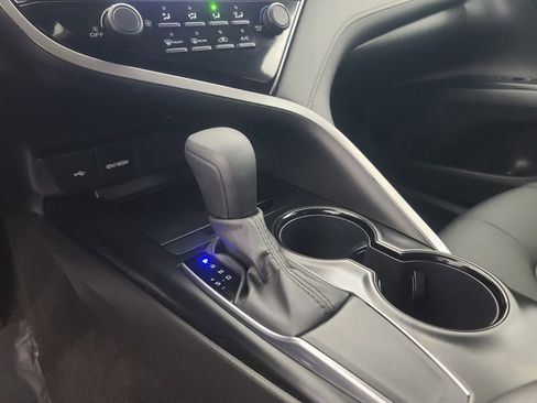 Used 2020 Toyota Camry LE image 35