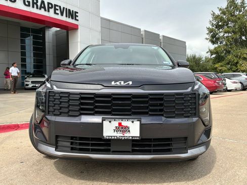 Used 2026 Kia Sportage LX FWD image 3