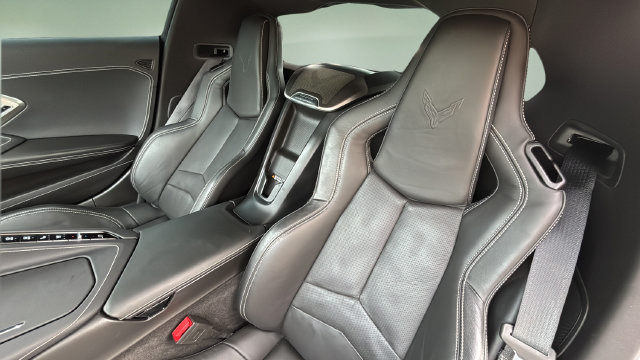 Used 2025 Chevrolet Corvette Stingray Preferred Cpe w/ Z51 Performance Package RWD image 20