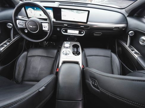 Used 2023 Genesis GV60 Advanced image 37