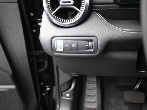 Used 2025 Chevrolet Blazer EV LT image 36