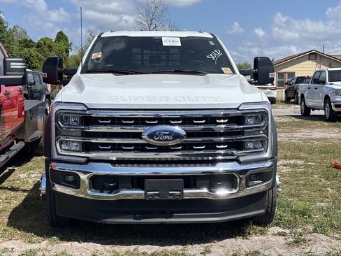 Used 2024 Ford F450 Lariat image 2