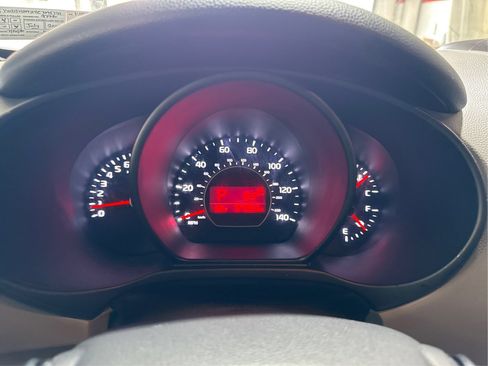 Used 2014 Kia Soul FWD image 16