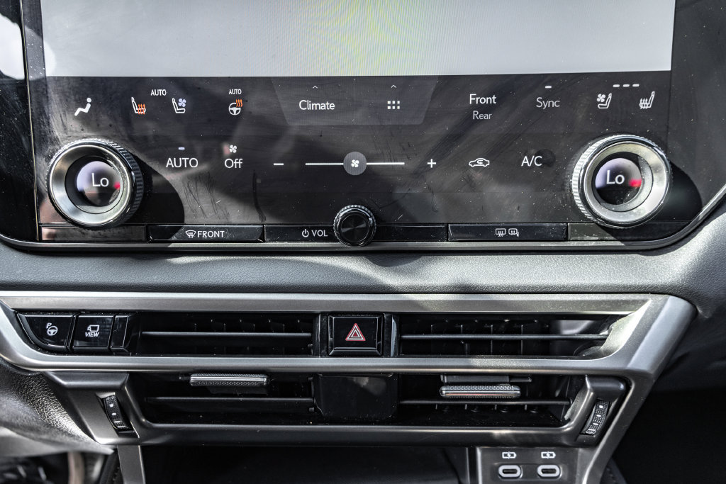 Used 2023 Lexus RX 350 AWD w/ Cold Area Package image 19