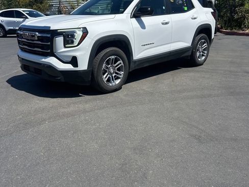 Used 2025 GMC Terrain Elevation AWD/4WD image 1