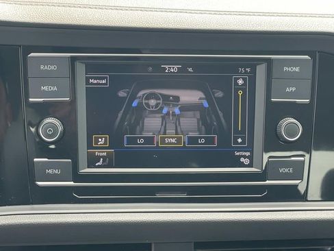 Used 2024 Volkswagen Jetta SE w/ Panoramic Sunroof Package FWD image 12