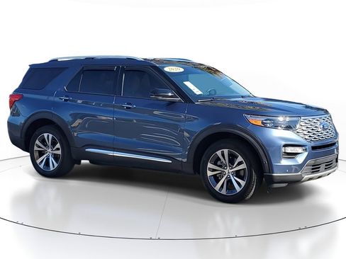 Used 2020 Ford Explorer Platinum w/ Premium Technology Package image 2
