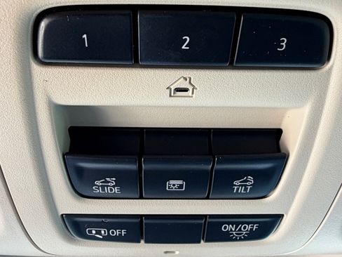 Used 2021 Buick Envision Avenir w/ Technology Package II FWD image 35