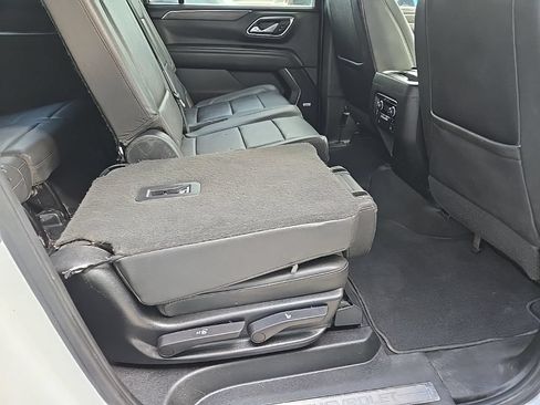 Used 2023 Chevrolet Suburban Z71 w/ Luxury Package AWD/4WD image 91