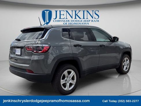 Used 2023 Jeep Compass Sport AWD/4WD image 4