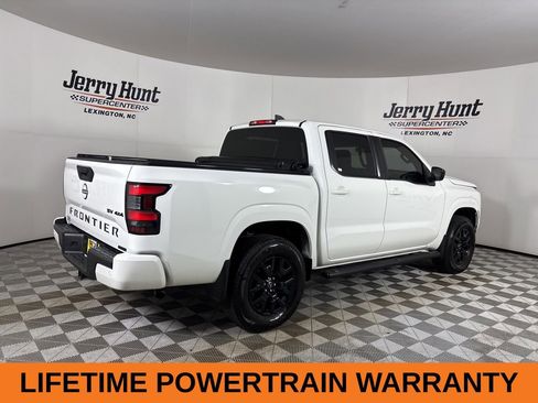 Used 2023 Nissan Frontier SV w/ Midnight Edition Package image 5