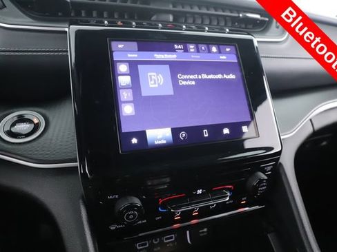 Used 2025 Jeep Grand Cherokee Laredo X AWD/4WD image 3