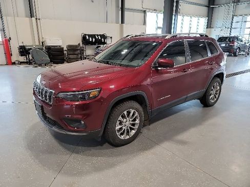 Used 2019 Jeep Cherokee Latitude Plus w/ Comfort/Convenience Group AWD/4WD image 3