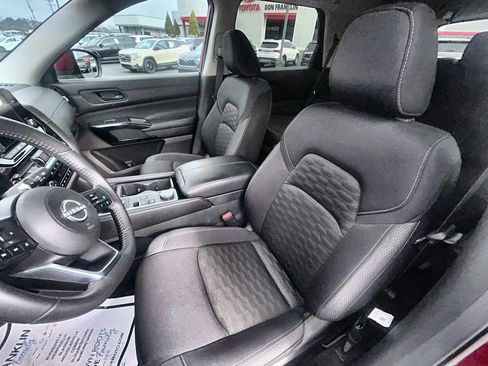 Used 2024 Nissan Pathfinder SV w/ Cargo Package image 15
