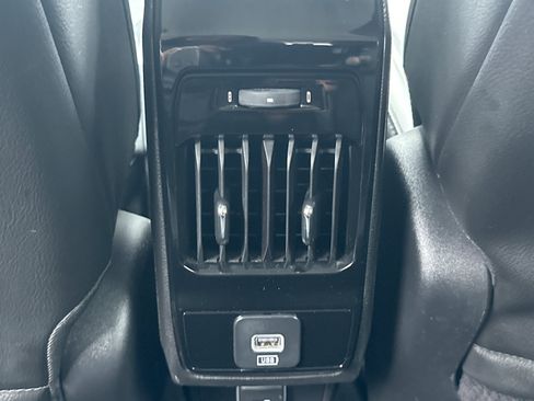 Used 2022 Jeep Compass Latitude AWD/4WD image 18