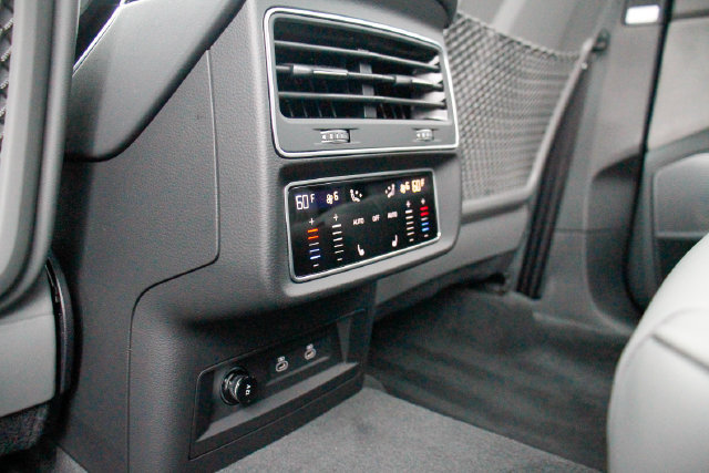 New 2026 Audi SQ7 Prestige AWD/4WD image 43