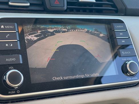 Used 2021 Nissan Versa SV image 12