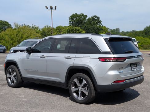 Used 2023 Jeep Grand Cherokee 4WD 4xe w/ Luxury Tech Group II image 7