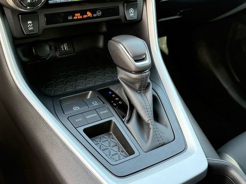 Used 2025 Toyota RAV4 XLE Premium image 21