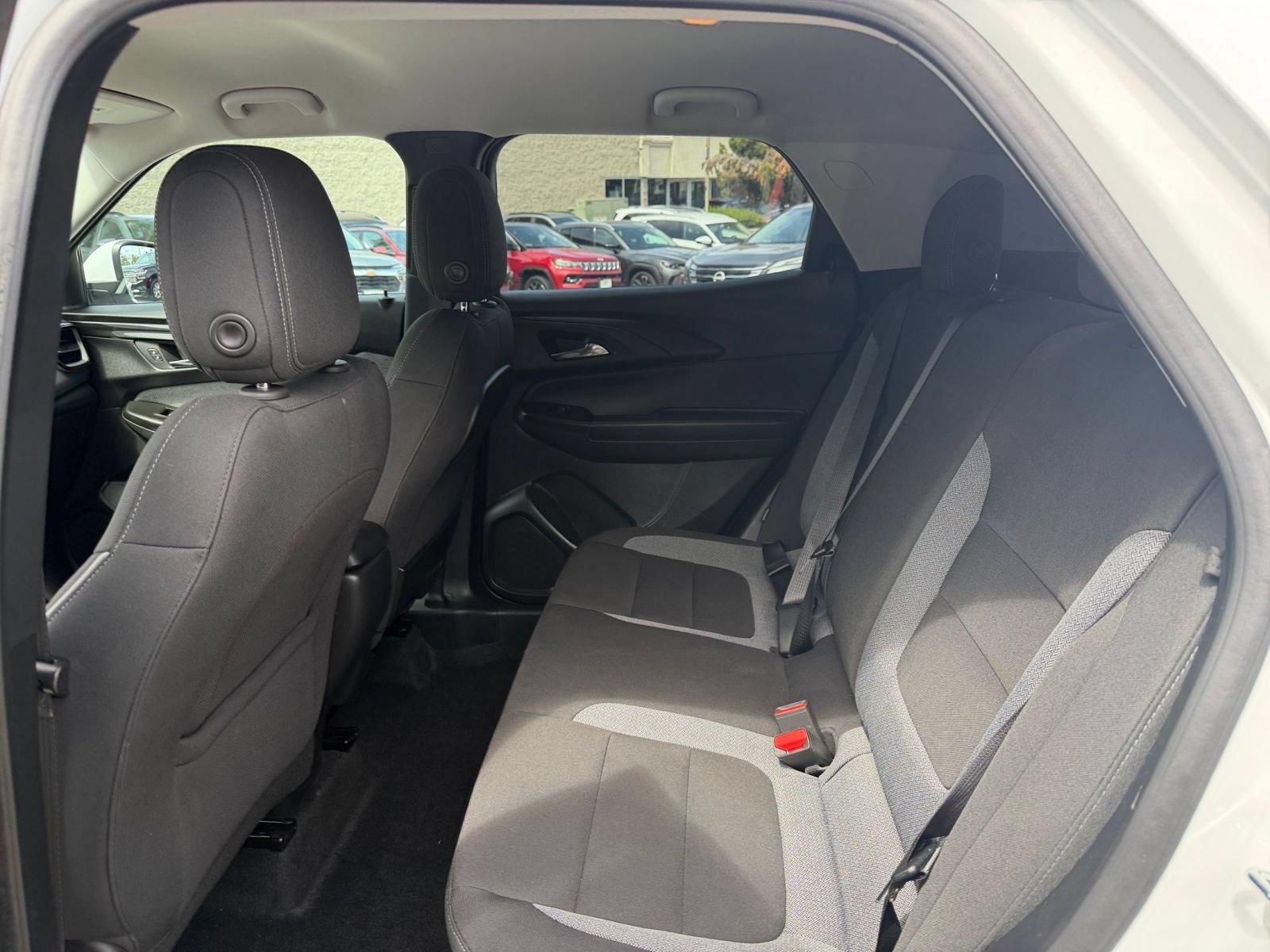 Used 2025 Chevrolet TrailBlazer LT FWD image 24