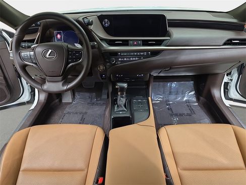 Used 2019 Lexus ES 350 image 10